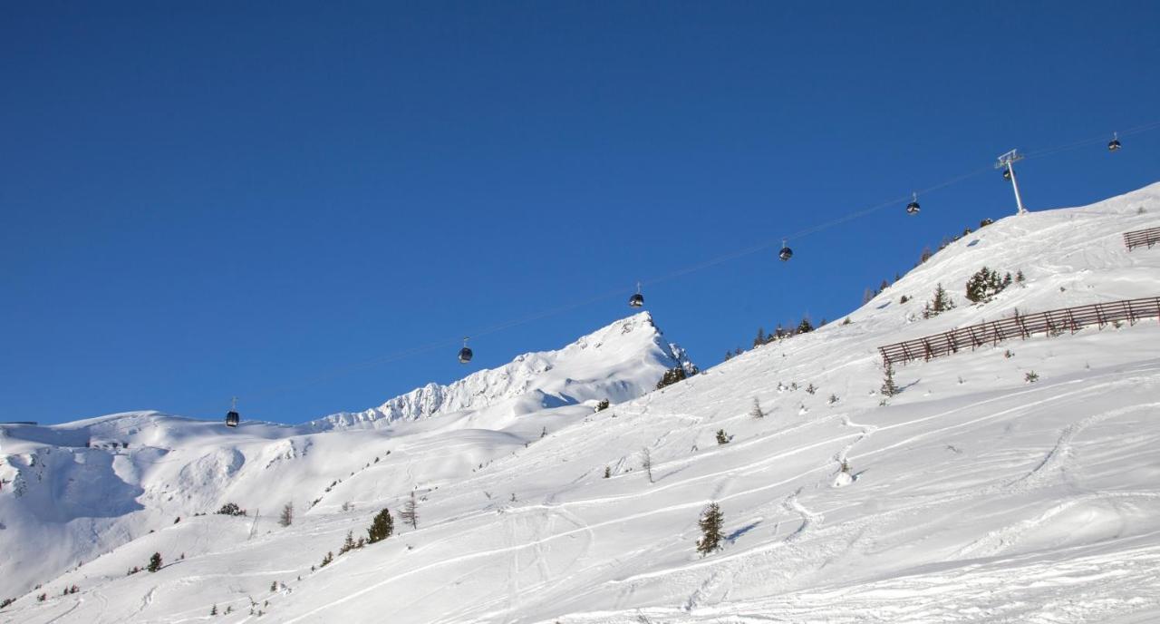 Familienwohnung Wildspitze Fuegen Luaran gambar