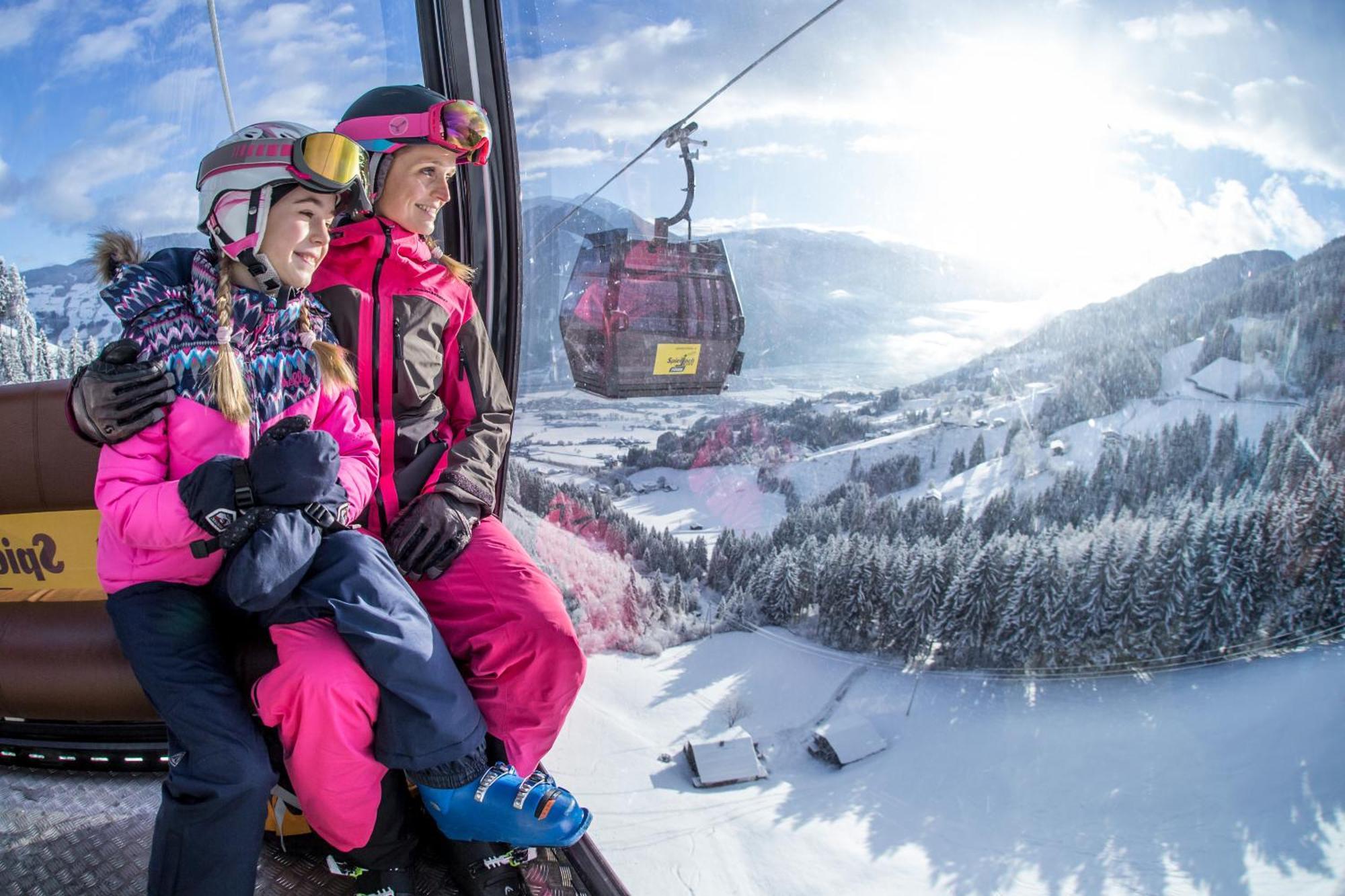 Familienwohnung Wildspitze Fuegen Luaran gambar
